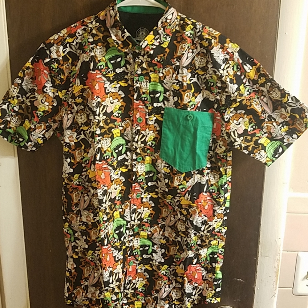 Looney tunes short sleeve shirt